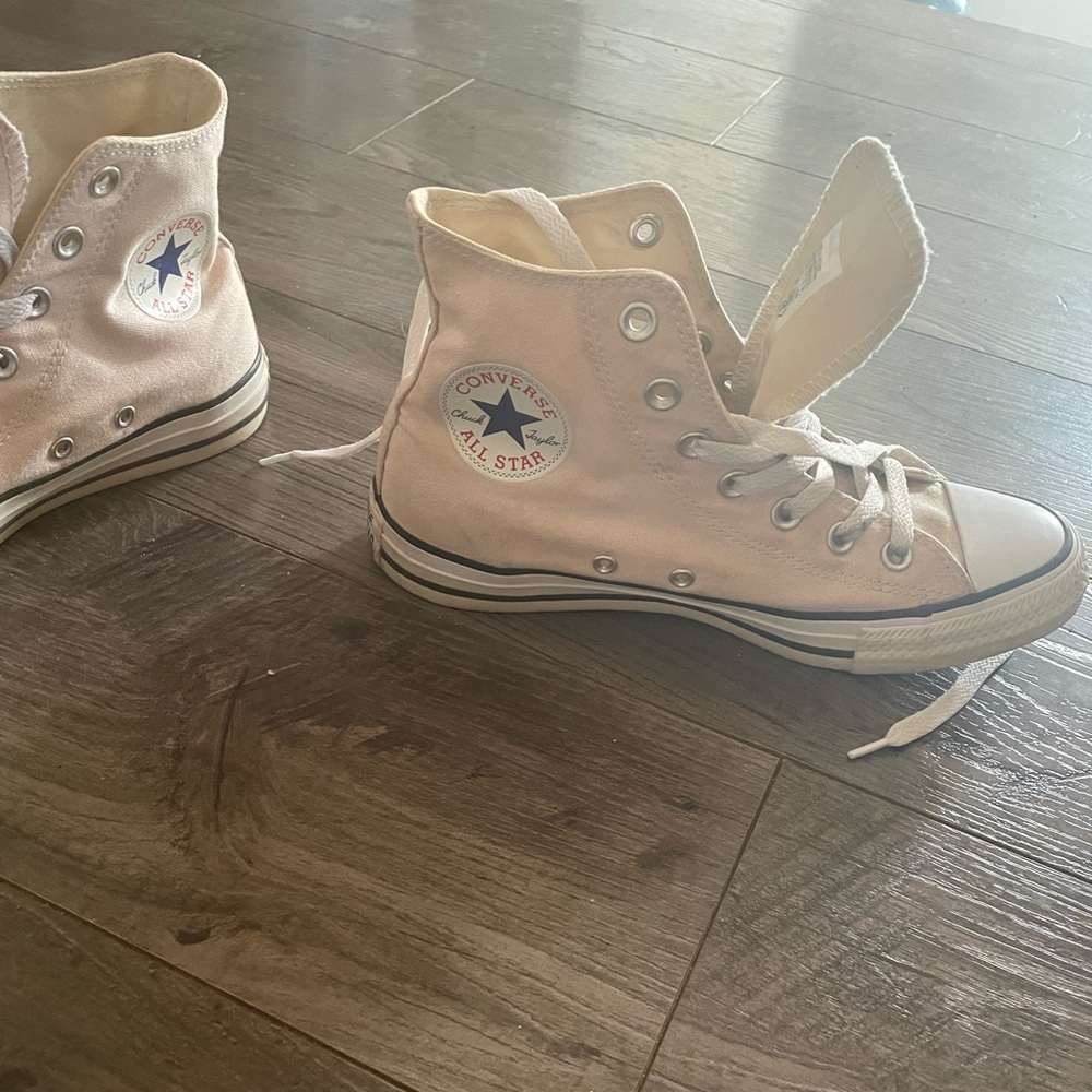 Pink women’s converse all star shoes